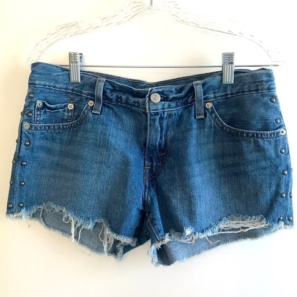 Levi’s Studded Denim Cut Off Shorts Size 29